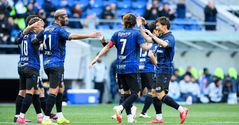 Gamba Osaka pressing mạnh toàn đội
