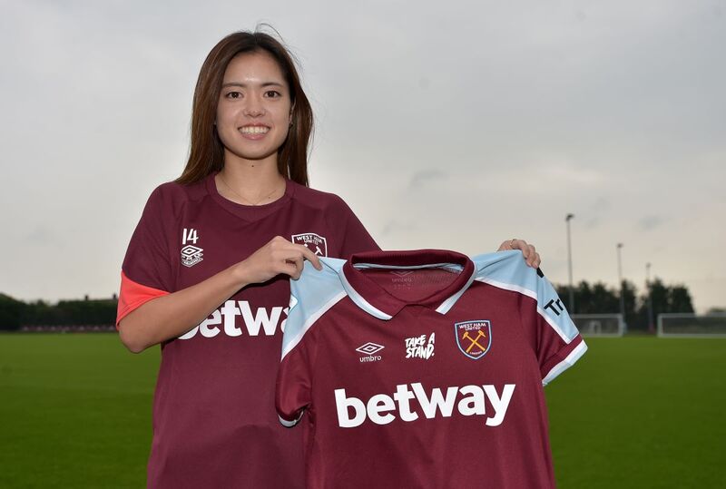 Nữ cầu thủ tỏa sáng với đội tuyển West Ham