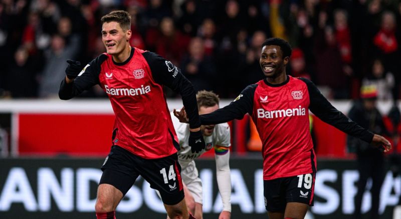 Cổ máy ghi bài tại Bayer Leverkusen 
