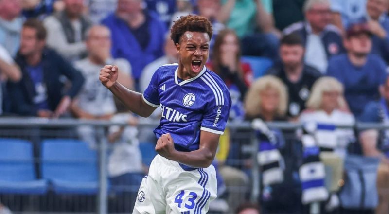 ouedraogo-nhanh-chong-the-hien-tai-nang-khi-duoc-don-len-doi-mot-cua-schalke-04