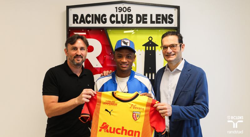Thi đấu ấn tượng trong màu áo RC Lens