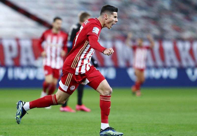 Anh từng thi đấu tại Olympiacos và Willem II, khẳng định sự trưởng thành vượt bậc
