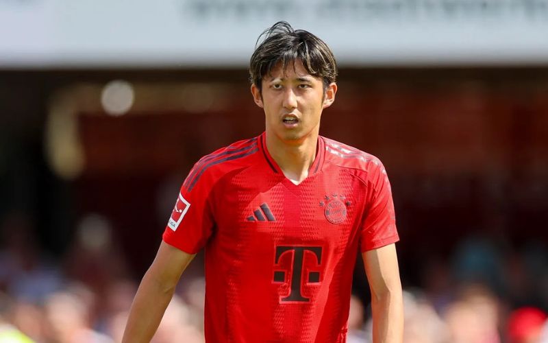 Chân sút trở thành trụ cột hàng phòng ngự tại VfB Stuttgart
